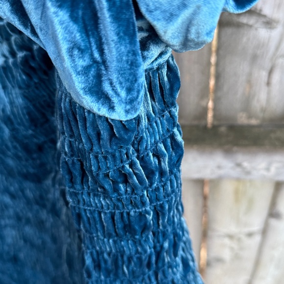 Anthropologie Puff-sleeved Velvet Blouse Top smocked Aqua Blue teal romantic L - Picture 8 of 13